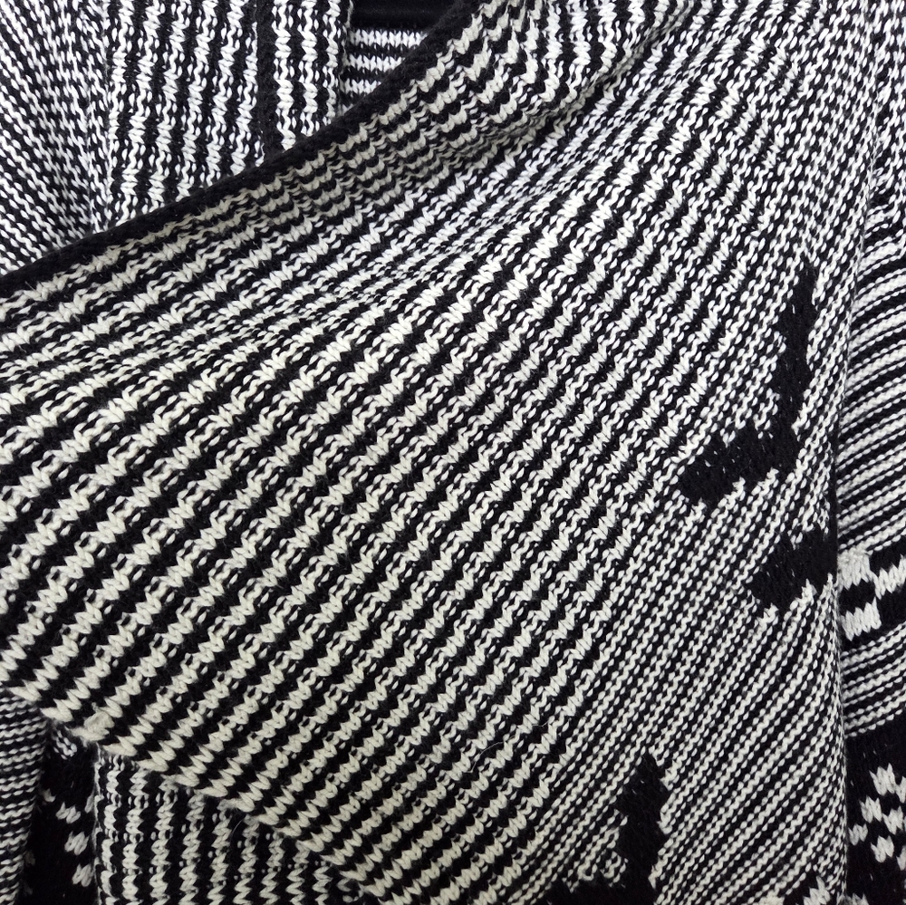 Gap Striped Southwestern Design Black and White Cardigan Cabincore Boho Med.Tall - Picture 5 of 10